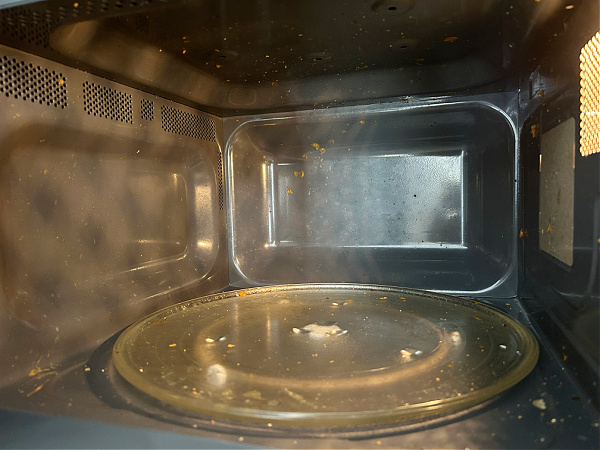 Dirty microwave before cleaning