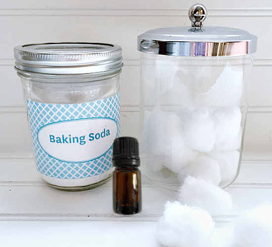 Ingredients needed to naturally freshen trash cans: baking soda and essential oil