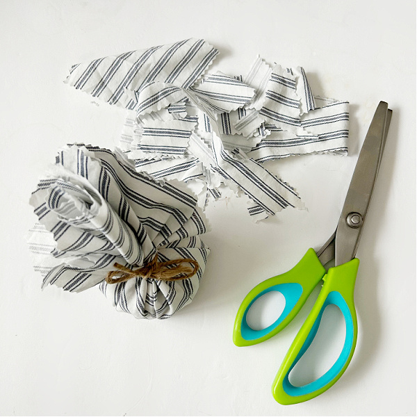 Trimming fabric from top of DIY lavender sachet