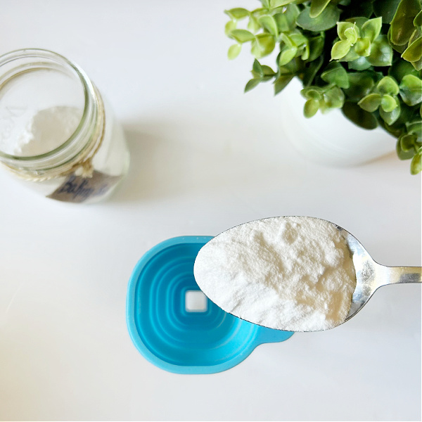Adding Baking Soda to DIY Fridge Deodorizer