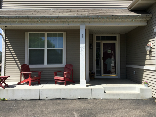 Front Porch prior to $100 makeover