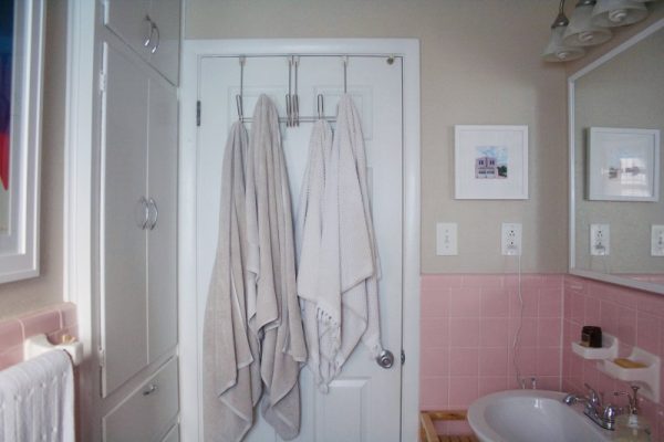 Bathroom before $100 Room Challenge