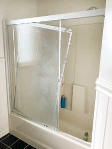 broken shower door - Picture of Hotel Terminal, Rome - Tripadvisor