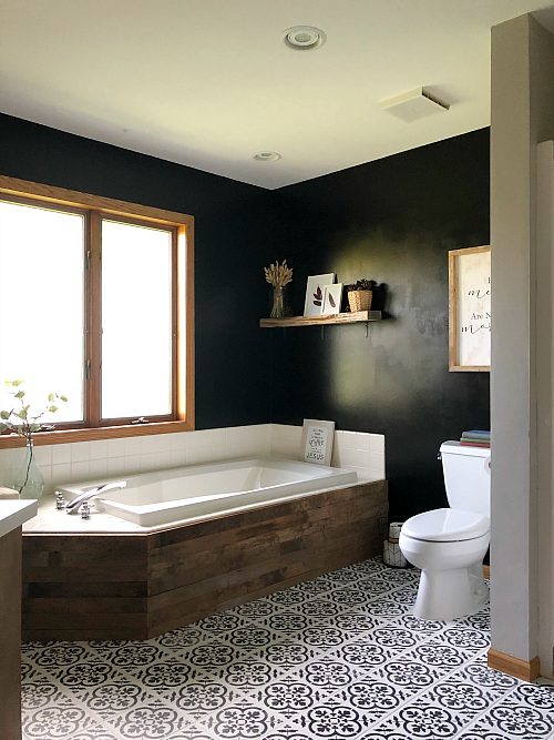 $100 Bathroom Makeover Tub with DIY Barnwood Surround