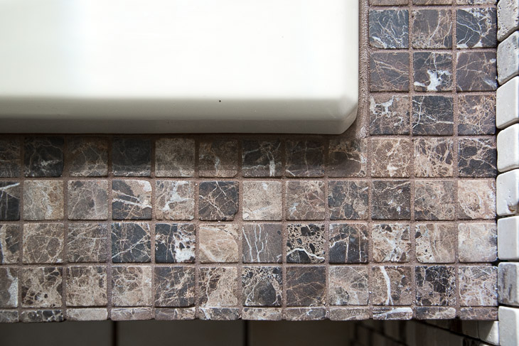 Updated tub surround using tile