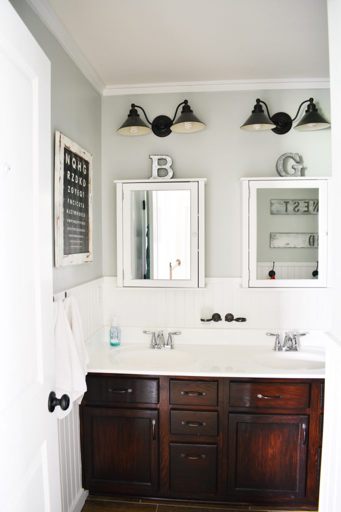 $100 Guest Bathroom Makeover by Hilltown House Before