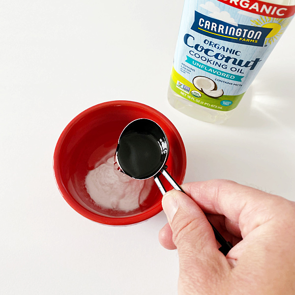 Adding Fractionated Coconut Oil to DIY Goo Remover