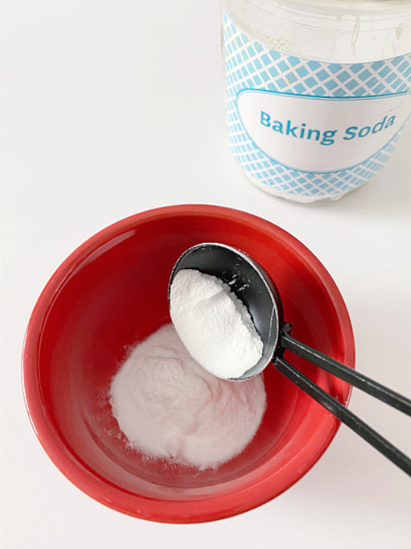 Adding baking soda to natural Goo Remover recipe