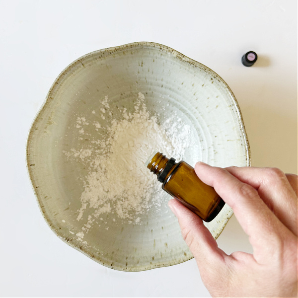 Adding essential oil to DIY milk bath recipe