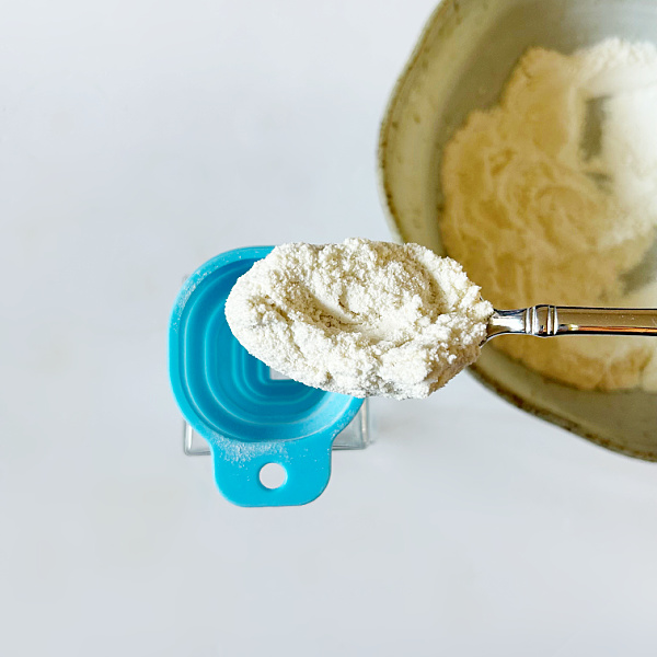Filling jar with homemade milk bath