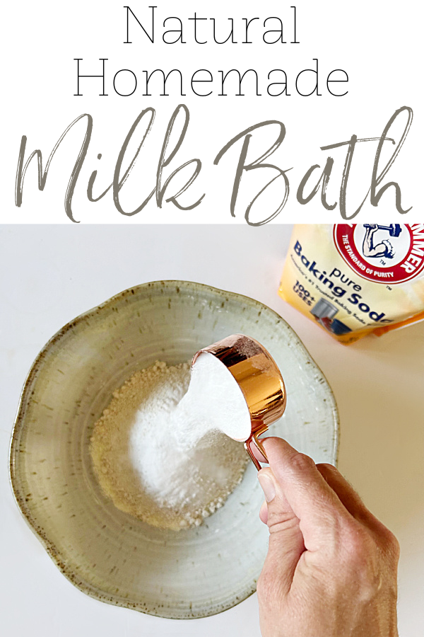Adding baking soda into milk bath powder