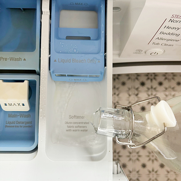 Adding homemade fabric softener to washing machine
