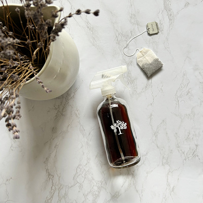 Black Tea Glass Cleaner in spray bottle